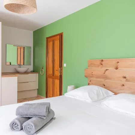 Villa Pitou, Piscine Chauffée, 200m *