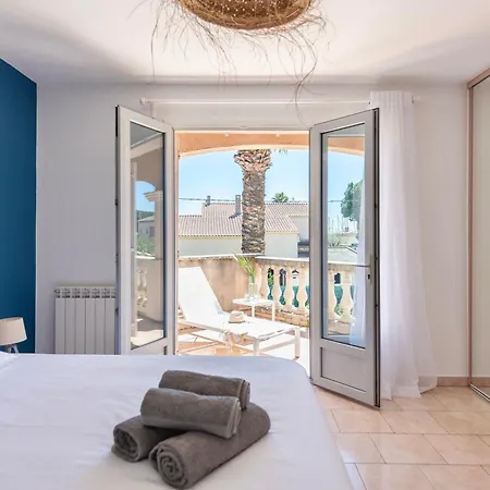 Pitou, Piscine Chauffée, 200m Villa