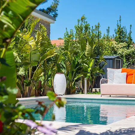 Pitou, Piscine Chauffee, 200m Villa