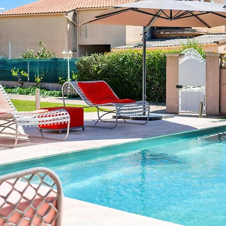Pitou, Piscine Chauffee, 200m Villa