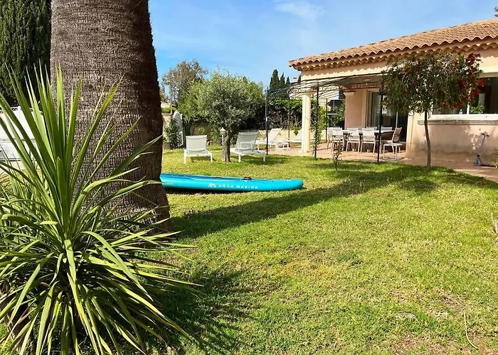 Pitou, Piscine Chauffee, 200m La Londe-les-Maures