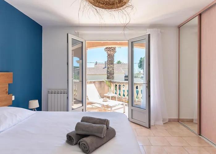 Pitou, Piscine Chauffee, 200m Villa