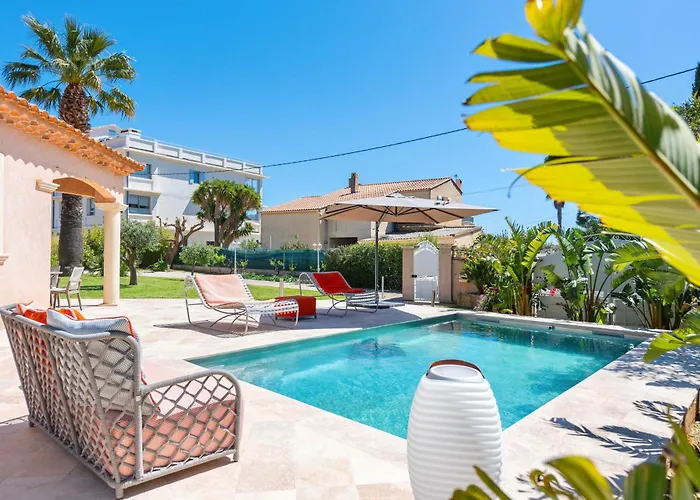 Villa Pitou, Piscine Chauffee, 200m La Londe-les-Maures