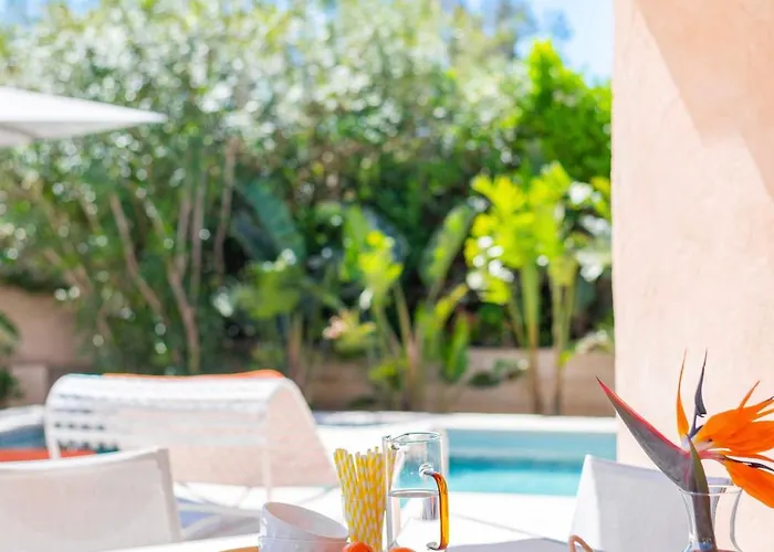 Pitou, Piscine Chauffee, 200m Villa